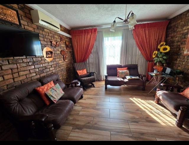 4 BEDROOM HOUSE FOR SALE IN BEDWORTH PARK